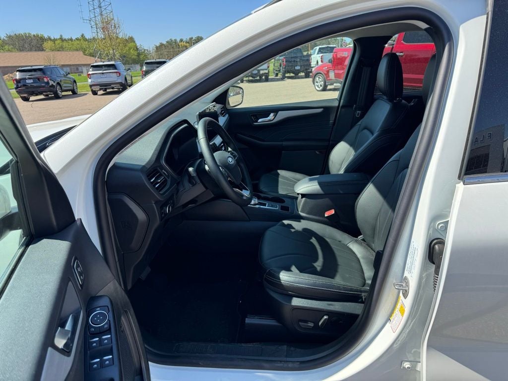 2025 Ford Escape Plug-In Hybrid Base