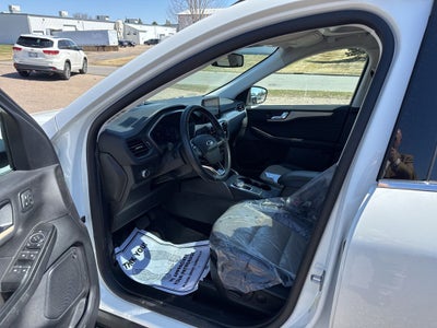 2022 Ford Escape Hybrid Titanium