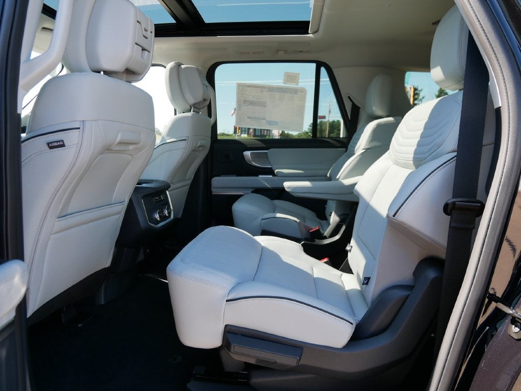 2027 Ford Expedition Max Platinum PLATINUM