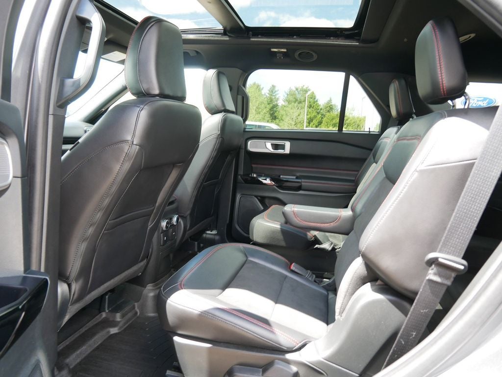 2024 Ford Explorer ST-Line