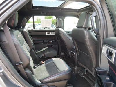 2024 Ford Explorer ST-Line