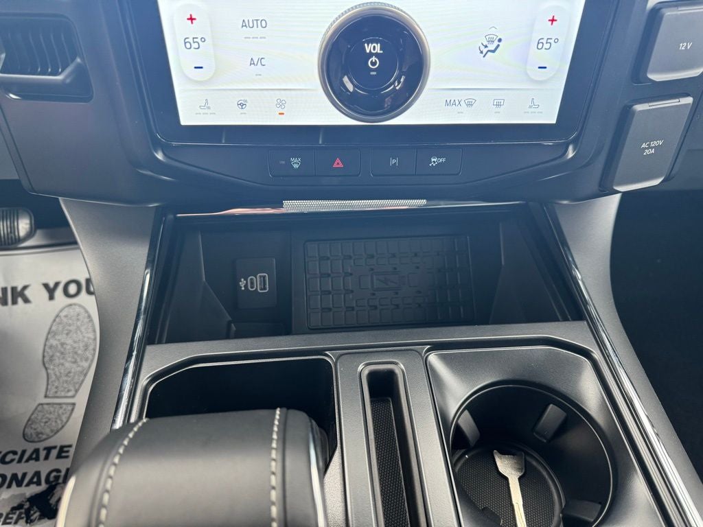 2025 Ford F-150 Lightning Flash