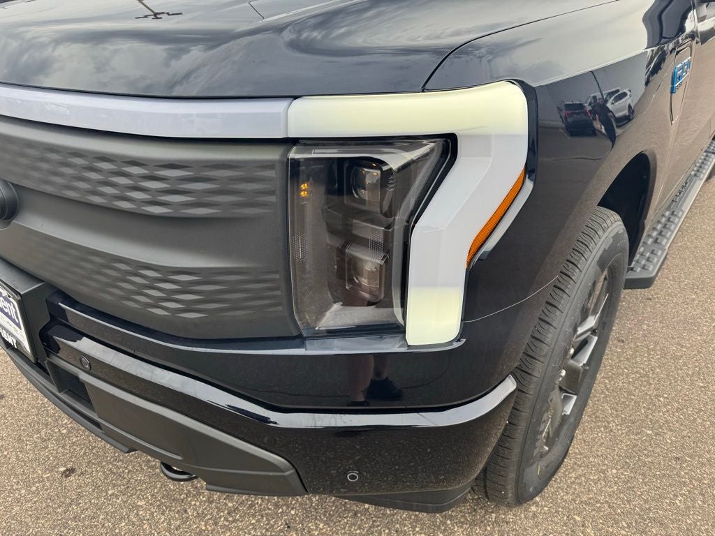 2025 Ford F-150 Lightning Flash
