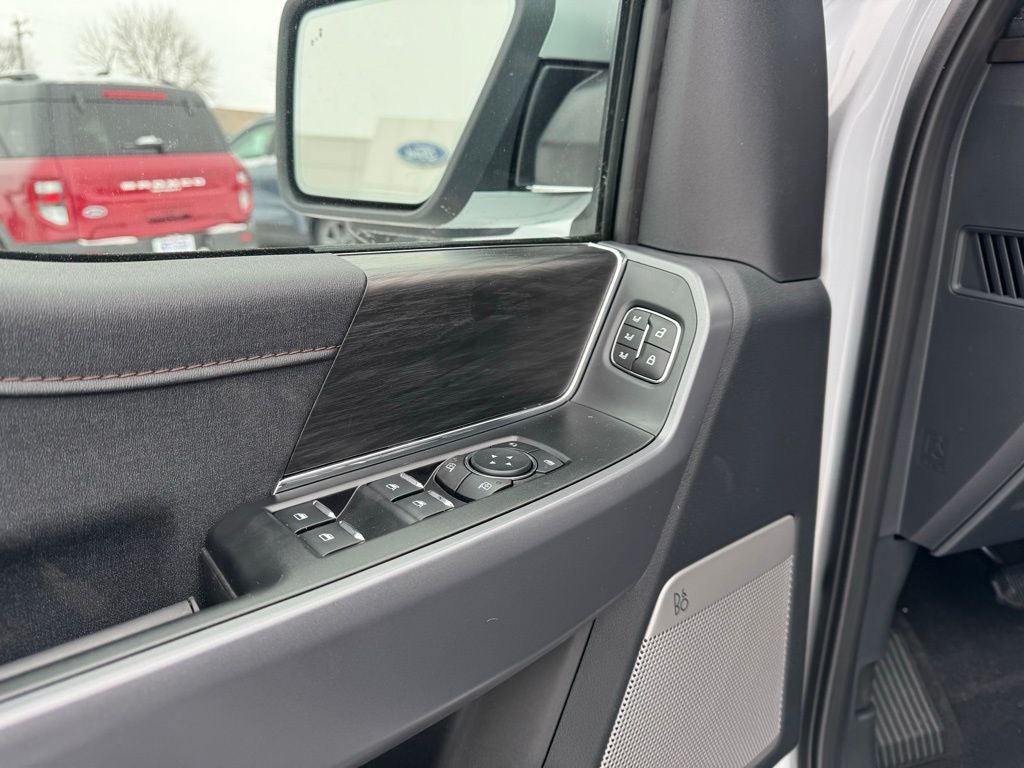 2025 Ford F-150 Lightning Lariat