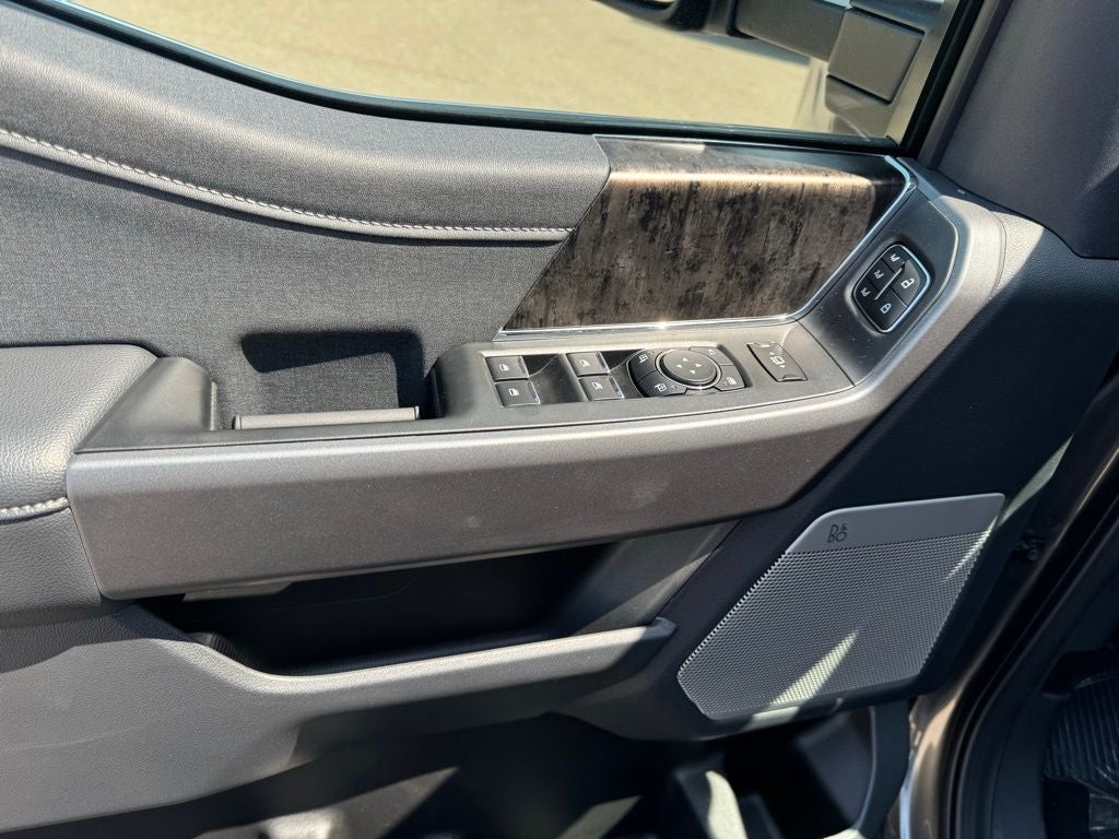 2025 Ford F-350SD Lariat