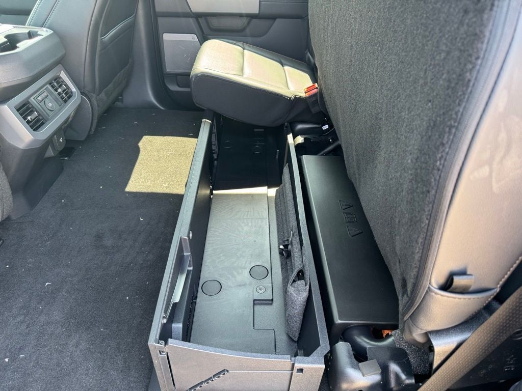 2025 Ford F-350SD Lariat