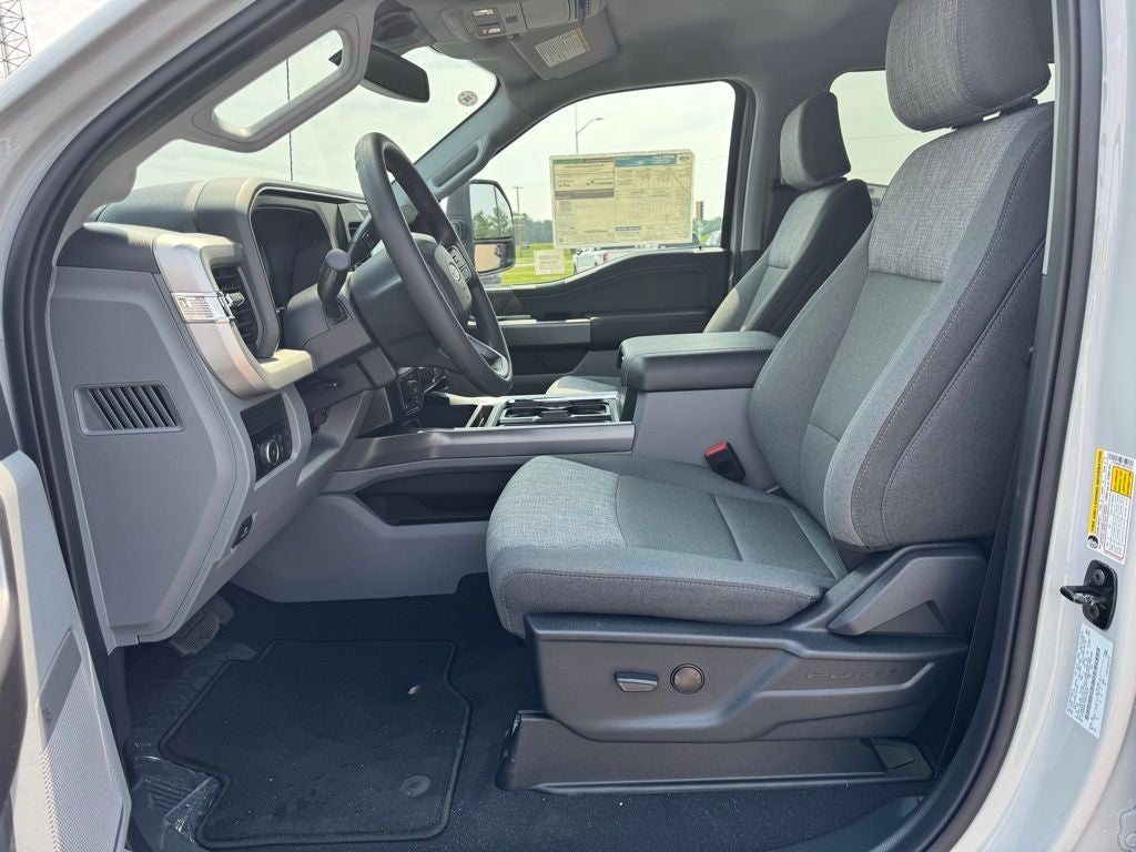 2025 Ford F-350SD XLT