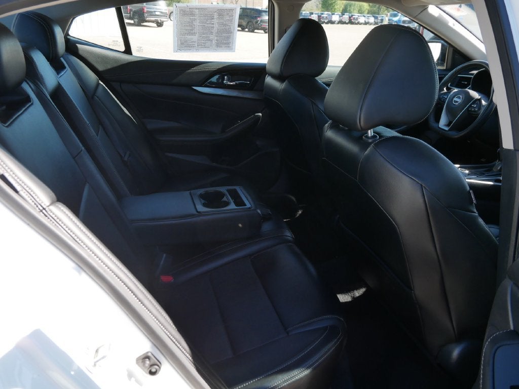 2023 Nissan Maxima SV