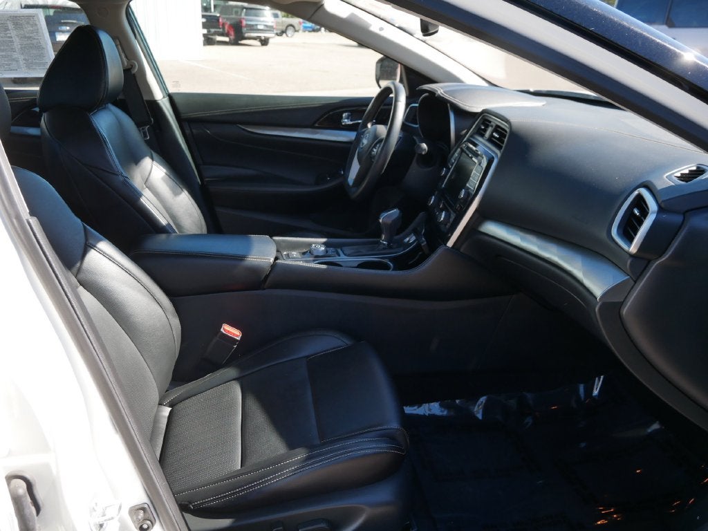2023 Nissan Maxima SV