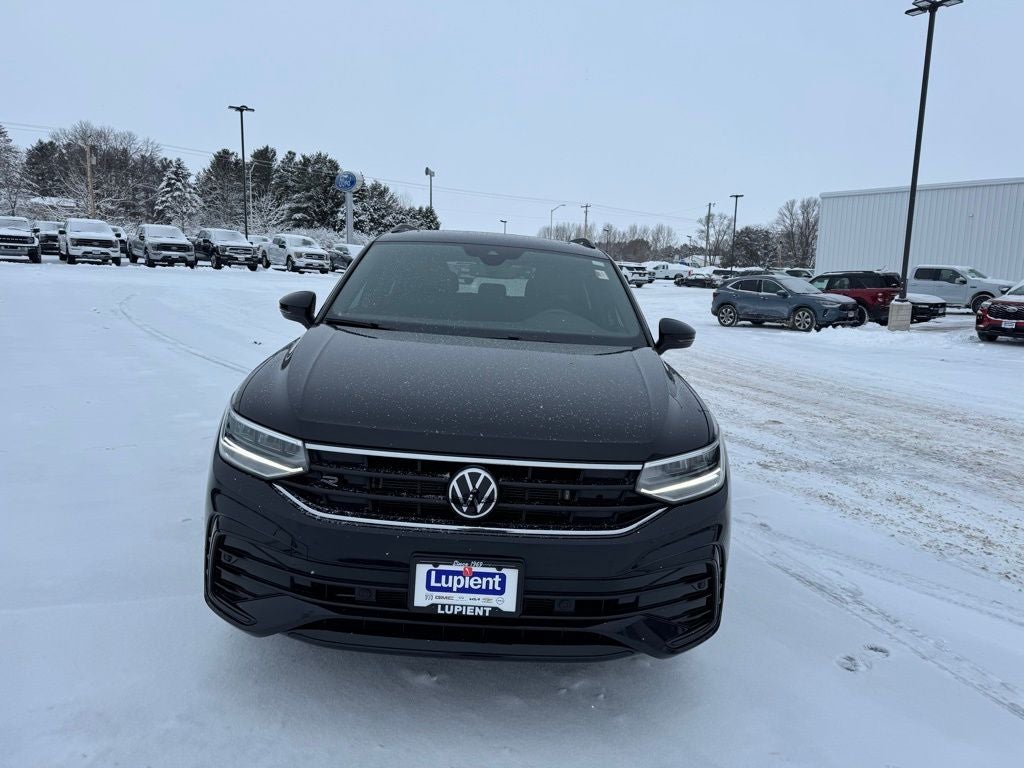 2024 Volkswagen Tiguan 2.0T SE R-Line Black