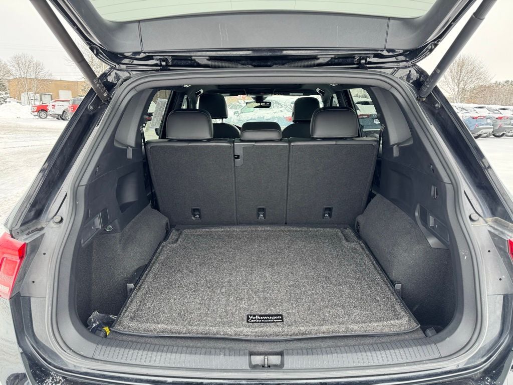 2024 Volkswagen Tiguan 2.0T SE R-Line Black