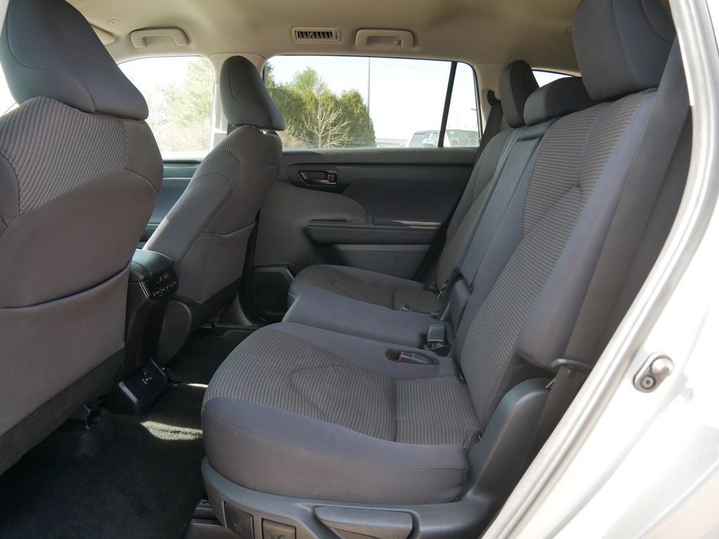 2024 Toyota Highlander LE