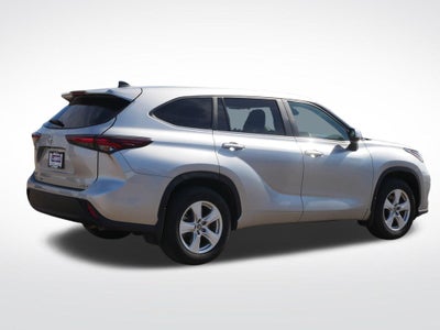 2024 Toyota Highlander LE