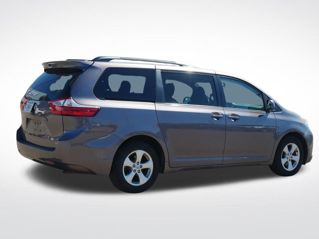 2015 Toyota Sienna LE 8 Passenger