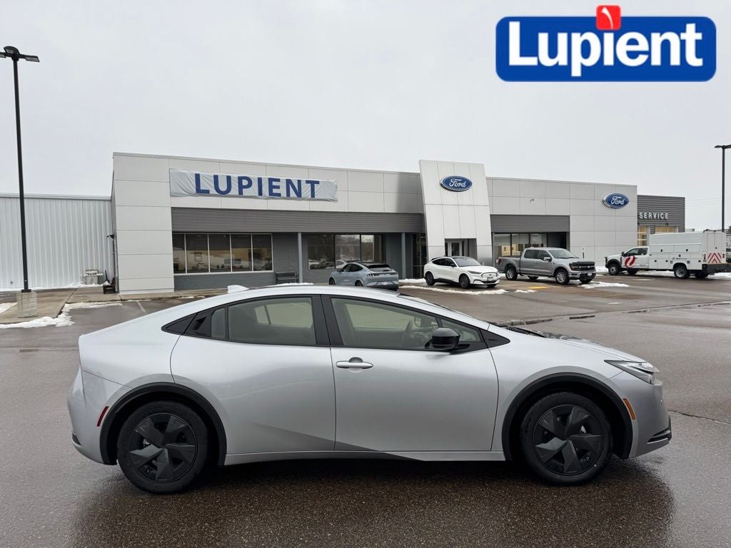 2025 Toyota Prius LE