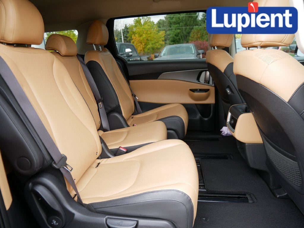 2024 Kia Carnival LX