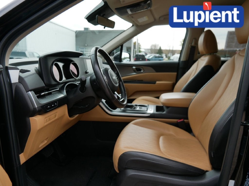 2024 Kia Carnival LX