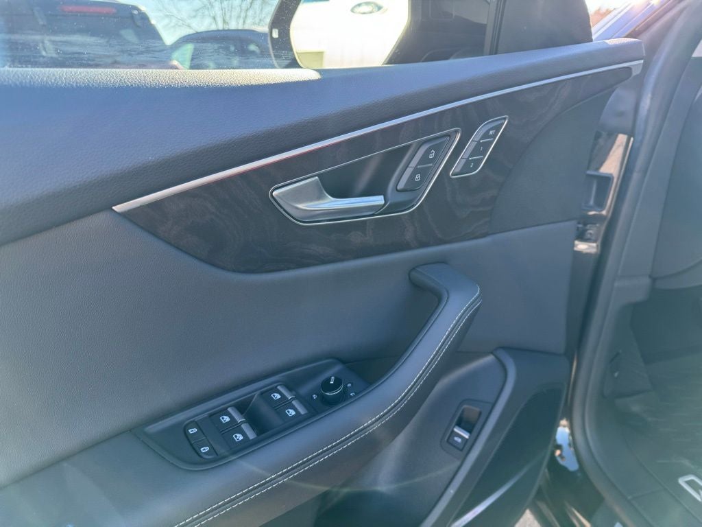2023 Audi Q8 55 Premium Plus quattro