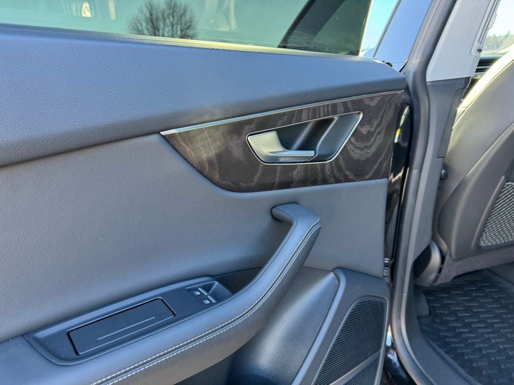 2023 Audi Q8 55 Premium Plus quattro